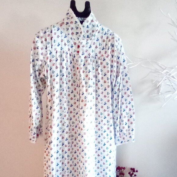 Womens Lanz Of Salzburg  Cottagecore flannel nightgown Heart Buttons Size S - Picture 2 of 16